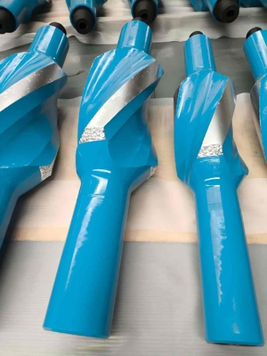 Estabilizadores de lâminas integrais em espiral 6-1/2" OD corpo com 4-1/2" Reg. caixa para baixo e 4" IF caixa para cima.